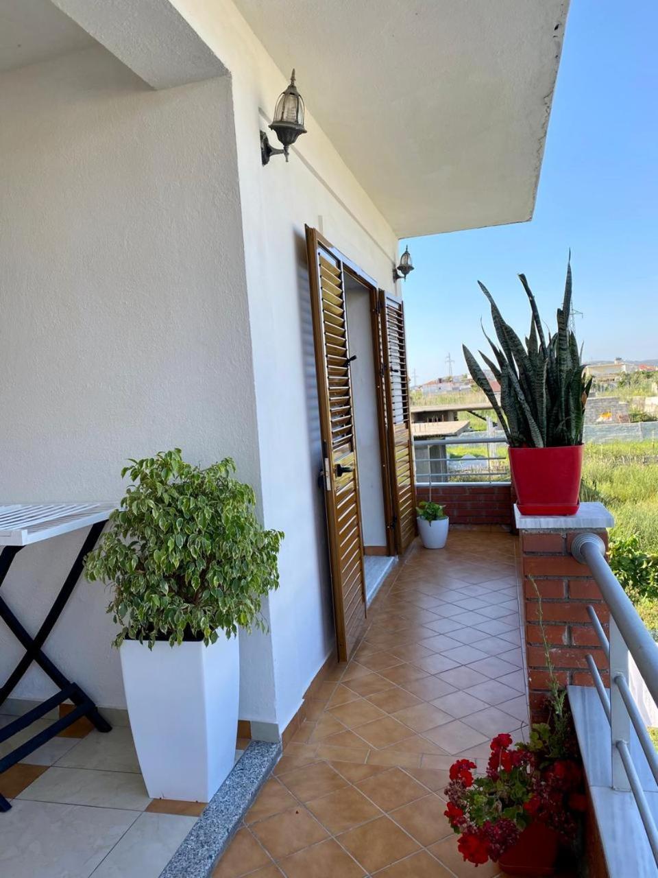 Vlorë Arlind'S Apartaments מראה חיצוני תמונה