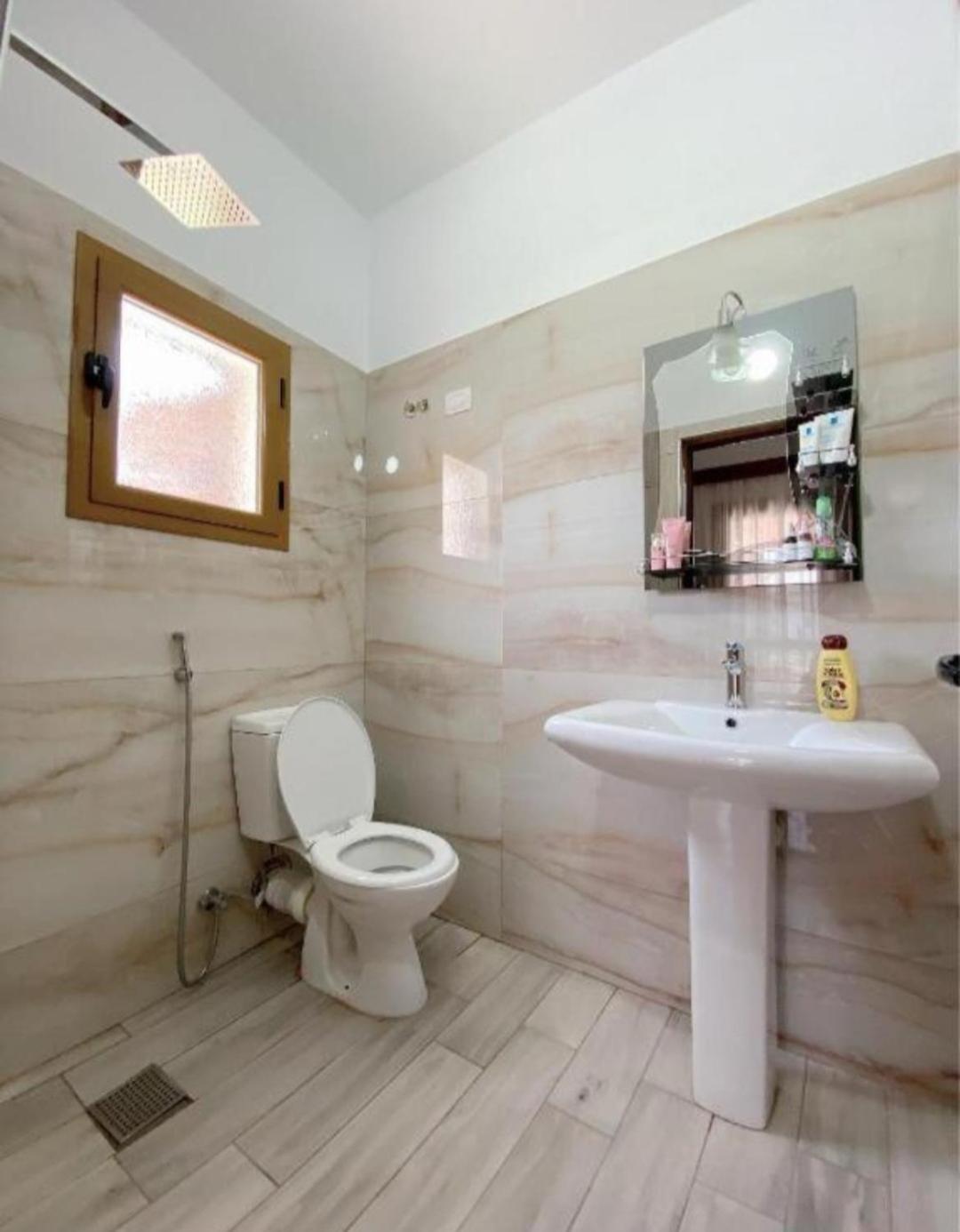 Vlorë Arlind'S Apartaments מראה חיצוני תמונה