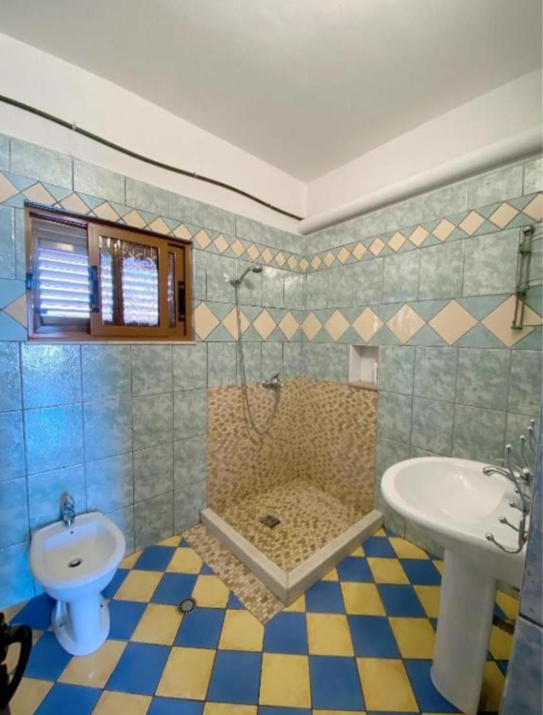 Vlorë Arlind'S Apartaments מראה חיצוני תמונה
